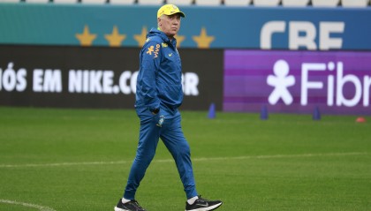 乐鱼官网-考察球员！巴西主帅安切洛蒂观看博塔弗戈解放者杯比赛