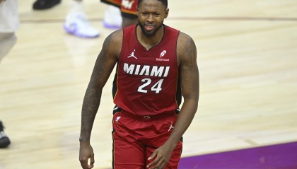 美媒透露：篮网敦促热火加速海史密斯交易进程 后续仍有补强计划